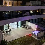 דירה Bajo De Lujo Jardin Y Jacuzzi *