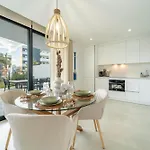 Bajo De Lujo Jardin Y Jacuzzi Apartment *