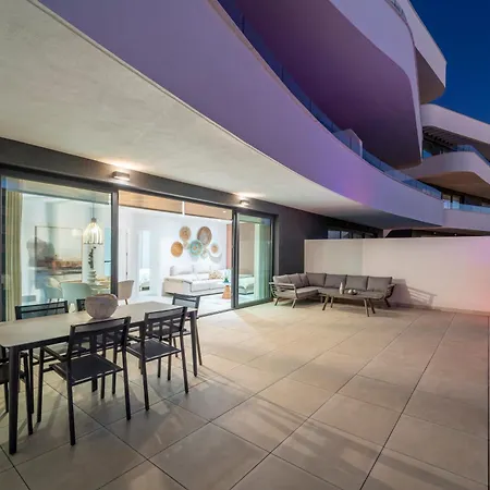 Apartment Bajo De Lujo Jardin Y Jacuzzi