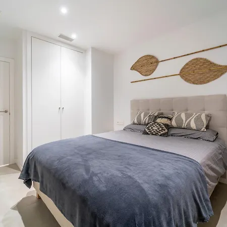 Bajo De Lujo Jardin Y Jacuzzi Apartment *