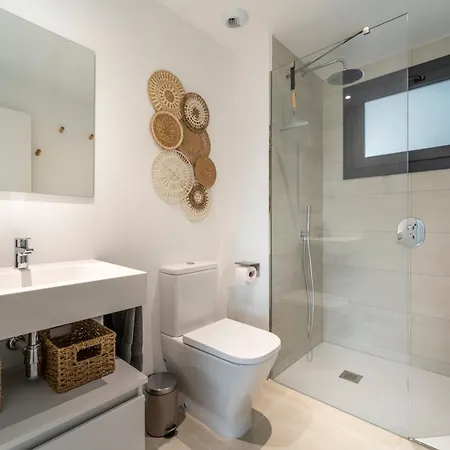 דירה Bajo De Lujo Jardin Y Jacuzzi פואנגירולה